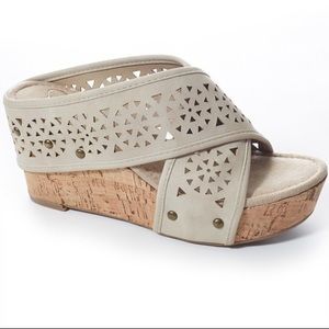 MADELINE • Devo Bone Wedges • US 7